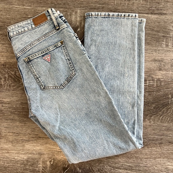 Guess Jeans - Picture 2 of 5